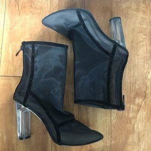 Lola Shoutique Pointed Heels sz 7.5